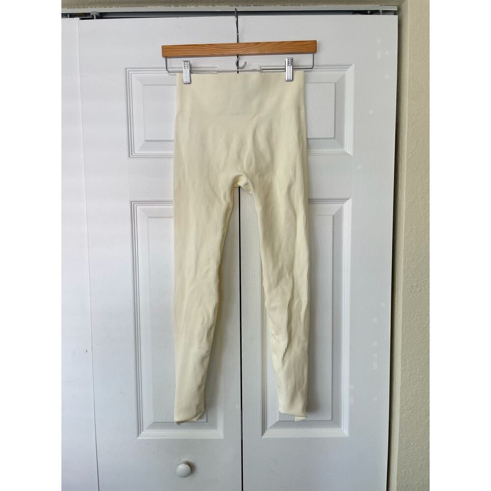 Cream Ribbed Tights 🔴 - Picture 2 of 2